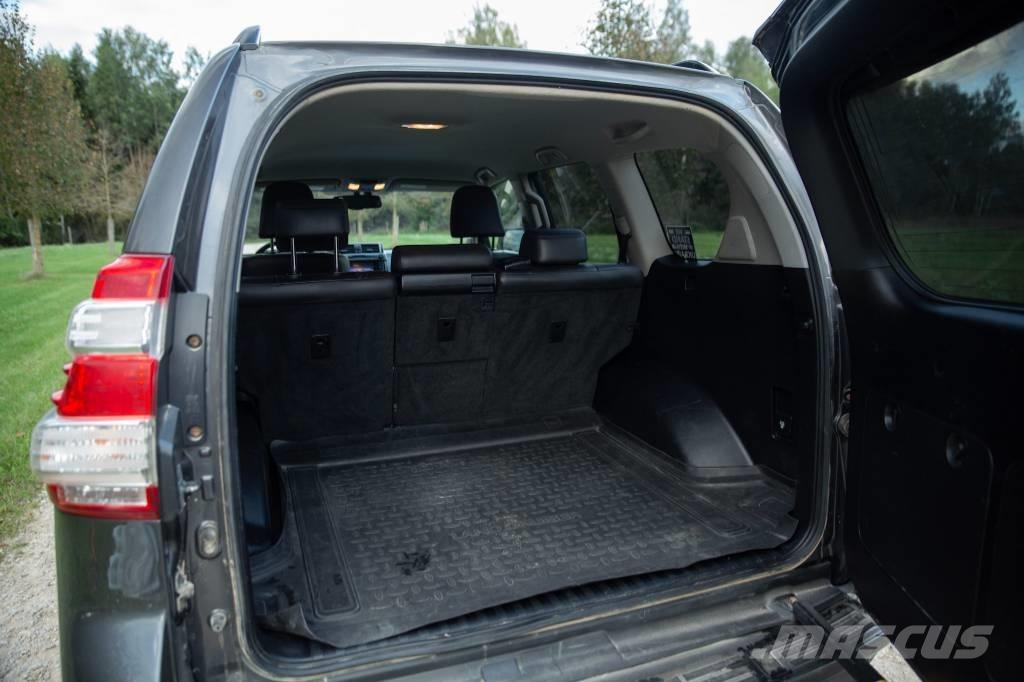 Toyota Landcruiser Cars