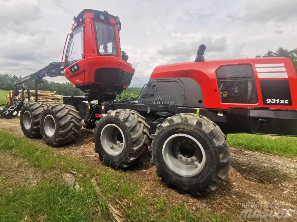 Komatsu 931 XC Harvesters