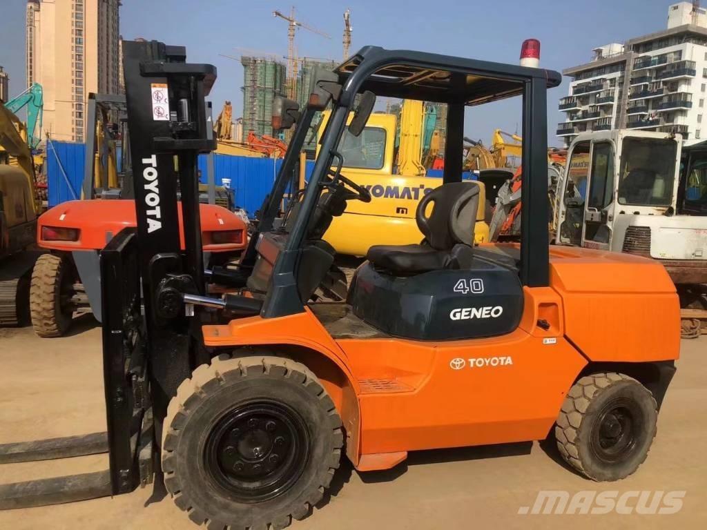 Toyota FD30 Diesel trucks