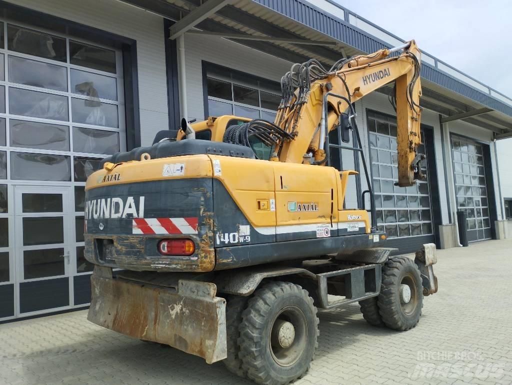 Hyundai 140W Mini excavators  7t - 12t