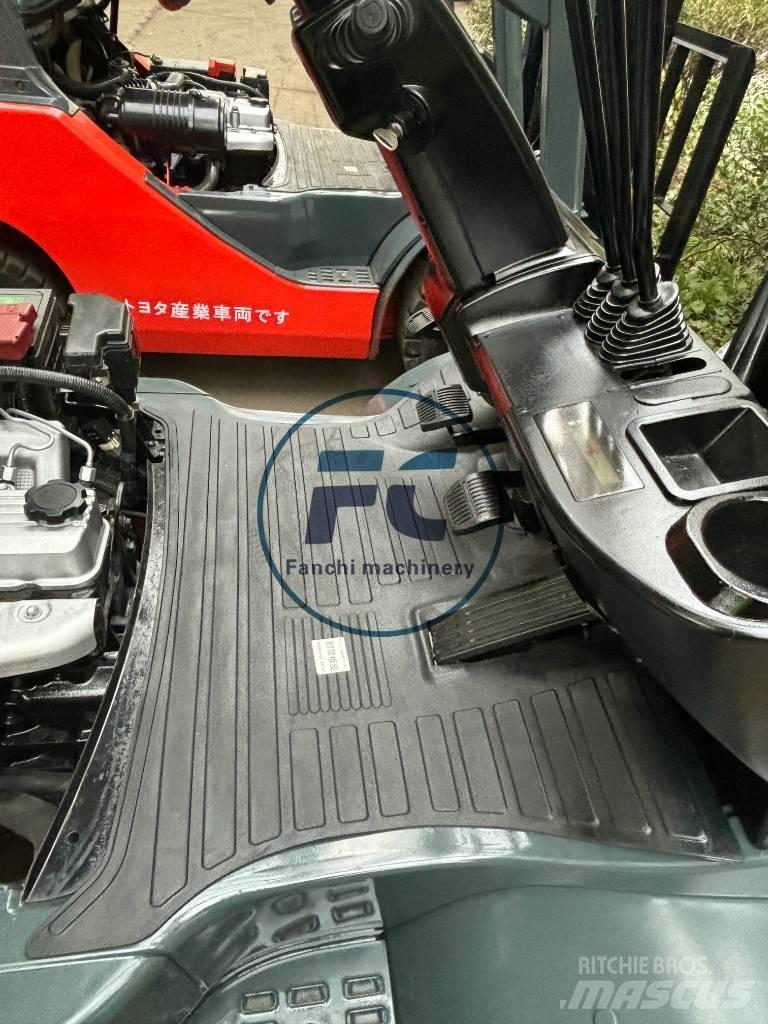 Toyota FDZN 30 Diesel trucks