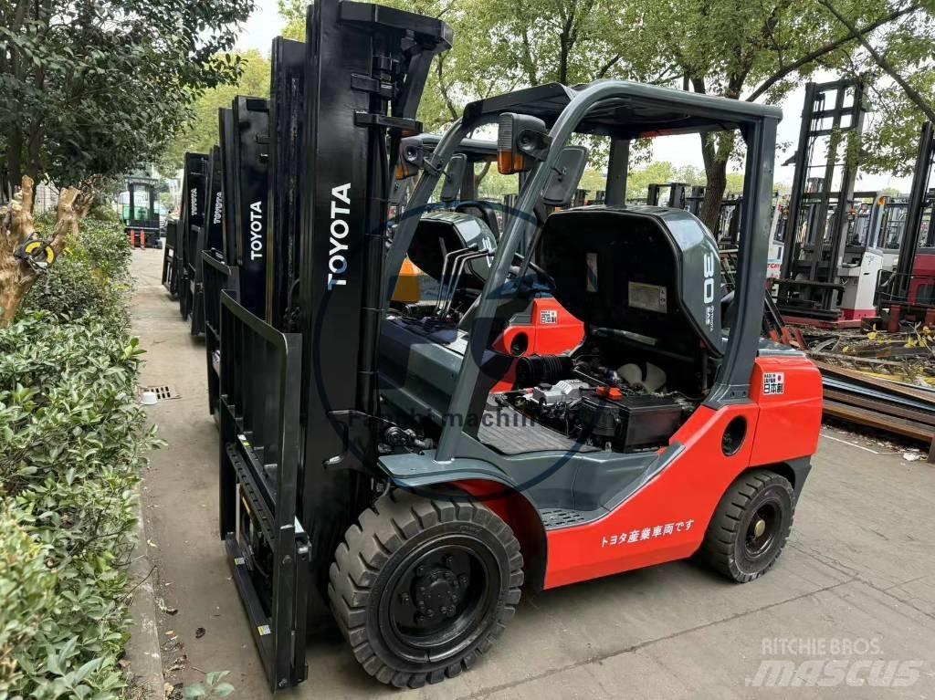 Toyota FDZN 30 Diesel trucks