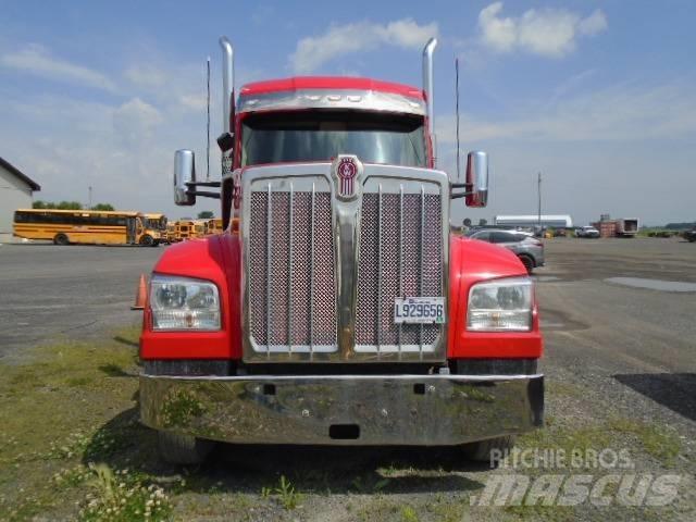 Kenworth W 990 Prime Movers