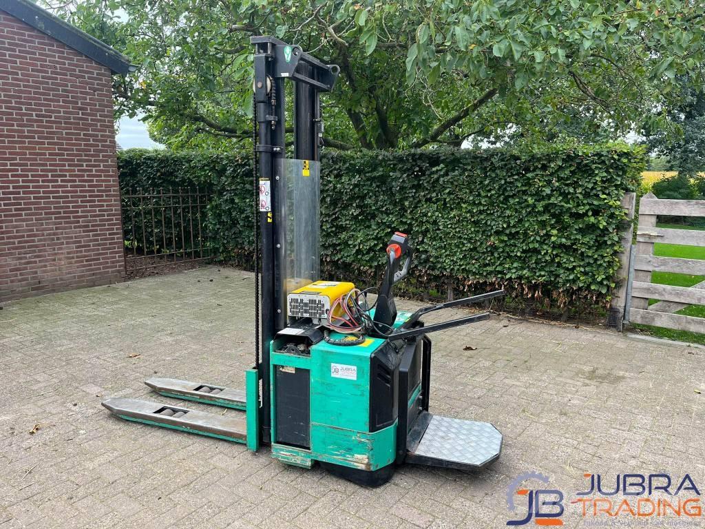 Mitsubishi SB12V Low lift with platform