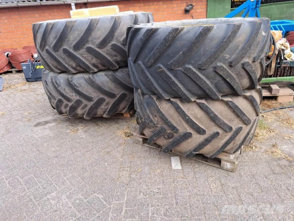 John Deere 7930 Tractors