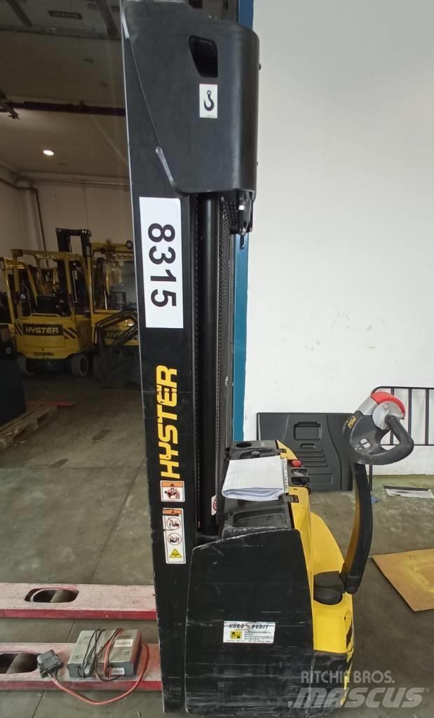 Hyster S 1.2 Hand pallet stackers