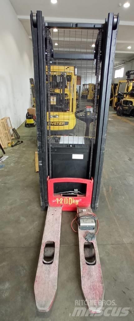 Hyster S 1.2 Hand pallet stackers