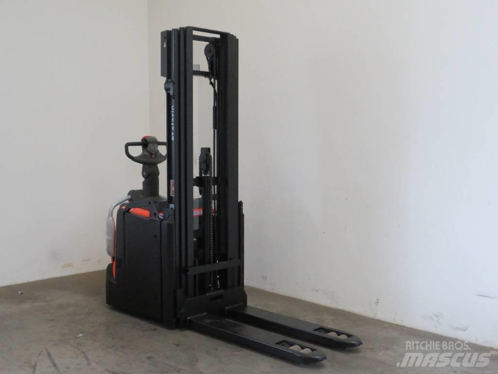 BT SPE 120 L Pedestrian stacker
