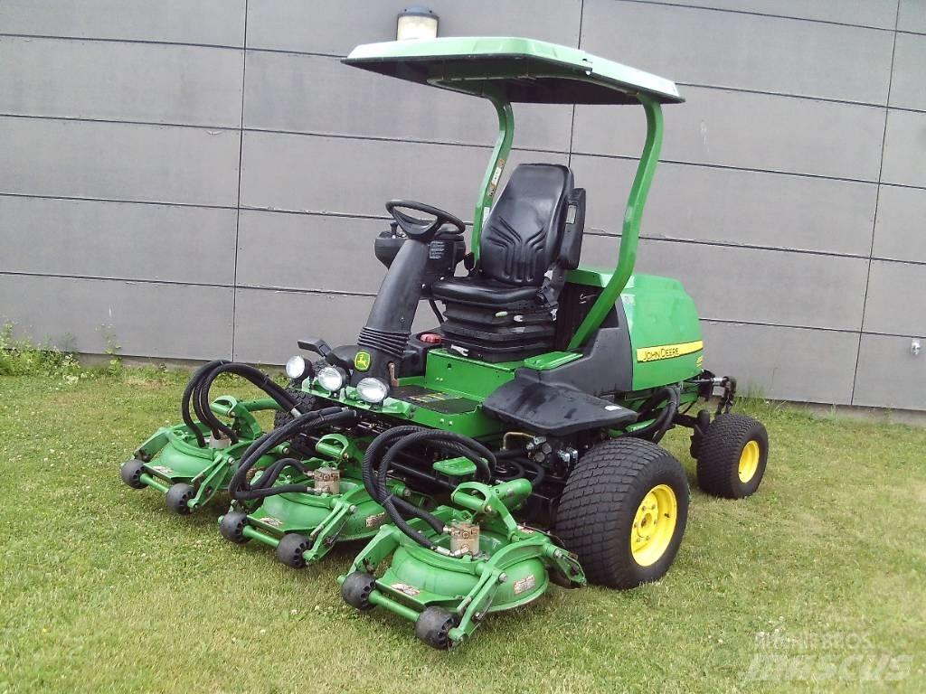 John Deere 8800 Riding mowers
