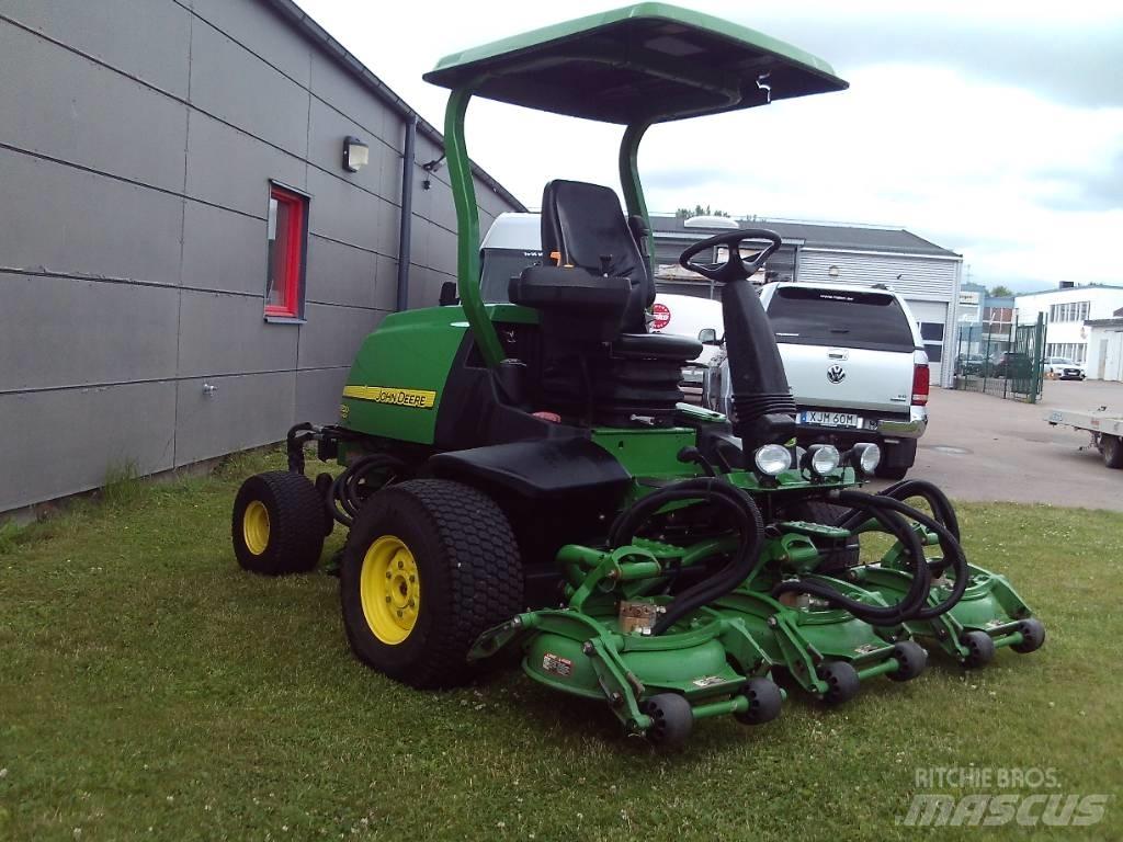 John Deere 8800 Riding mowers