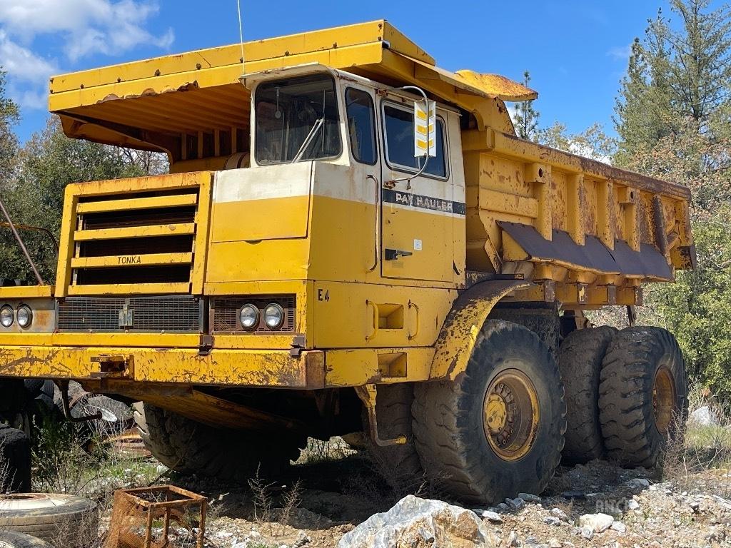 International 330 Articulated Haulers