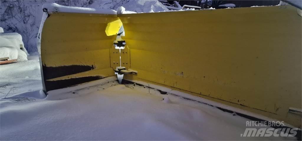 Vama U-aura Snow blades and plows