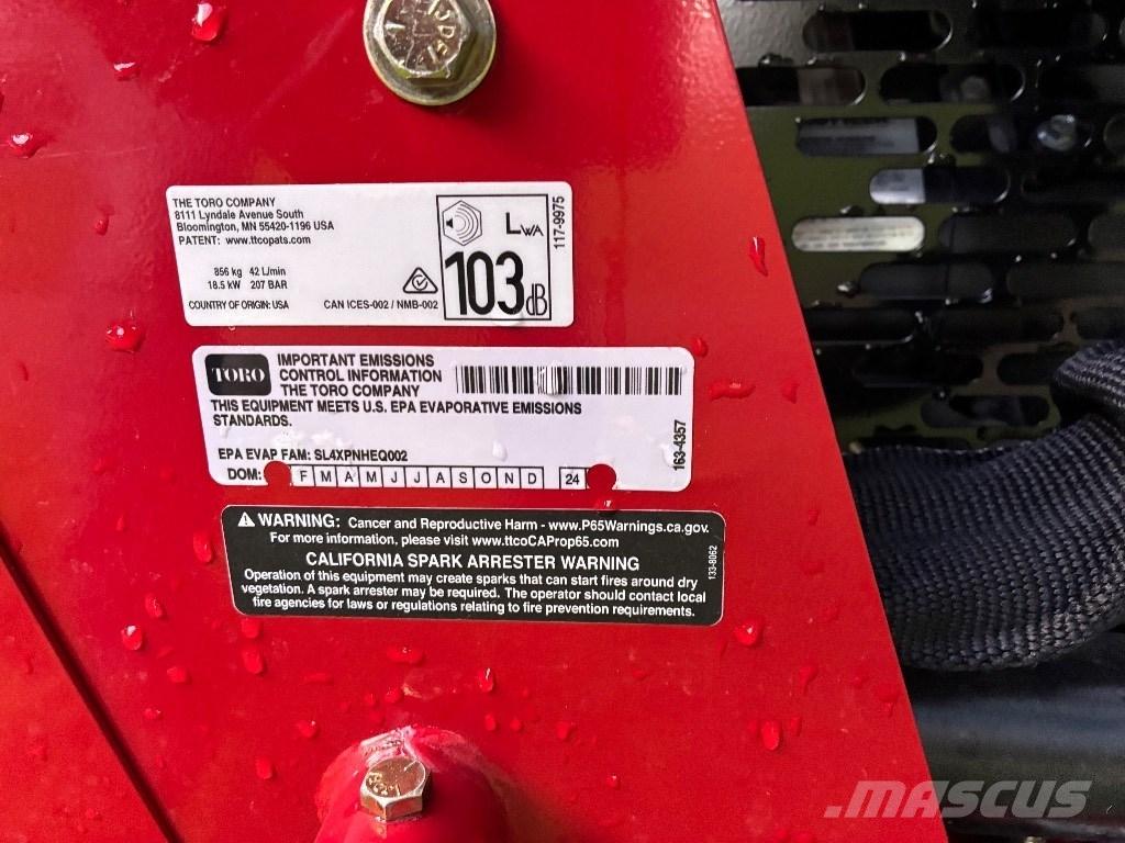 Toro TX427 Skid steer loaders