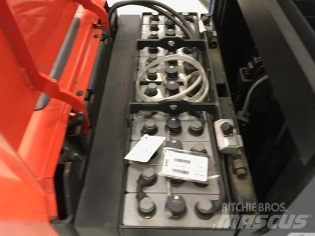 Toyota OSE 100 W Low lift order picker
