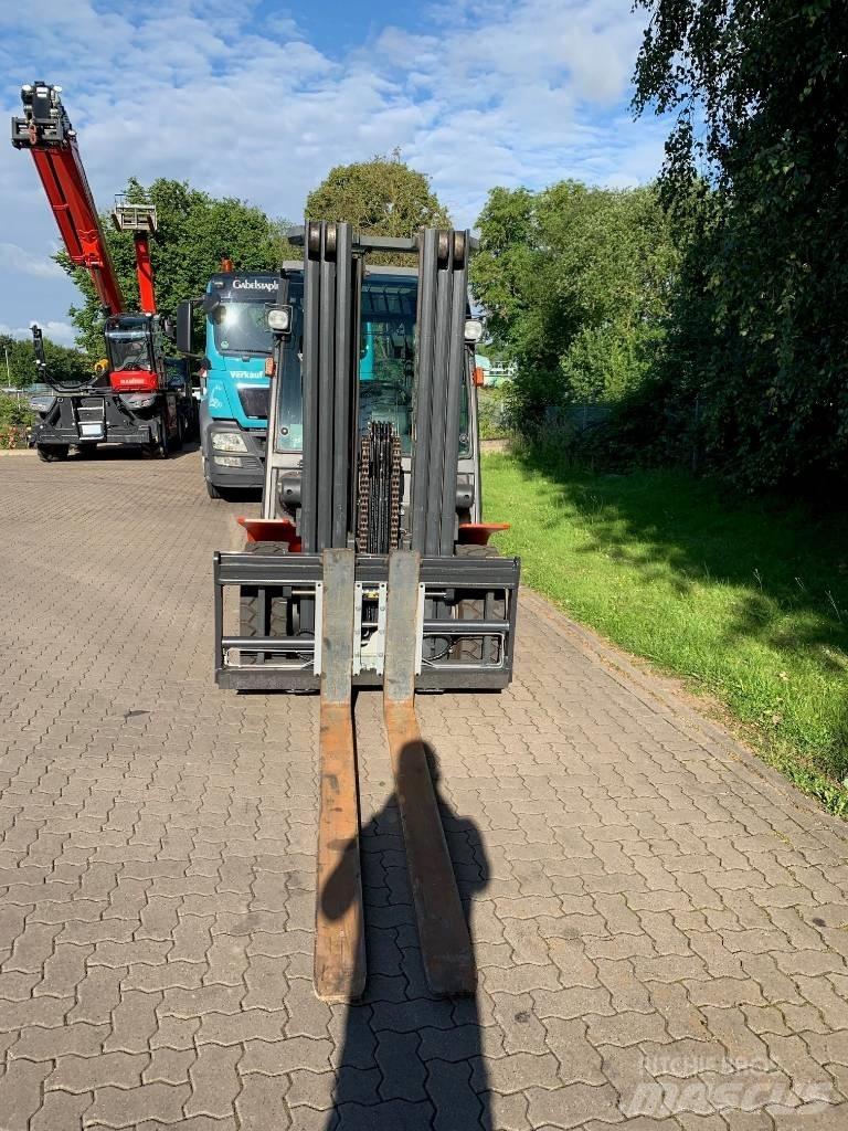 Nissan WG1F4F50Y Diesel trucks