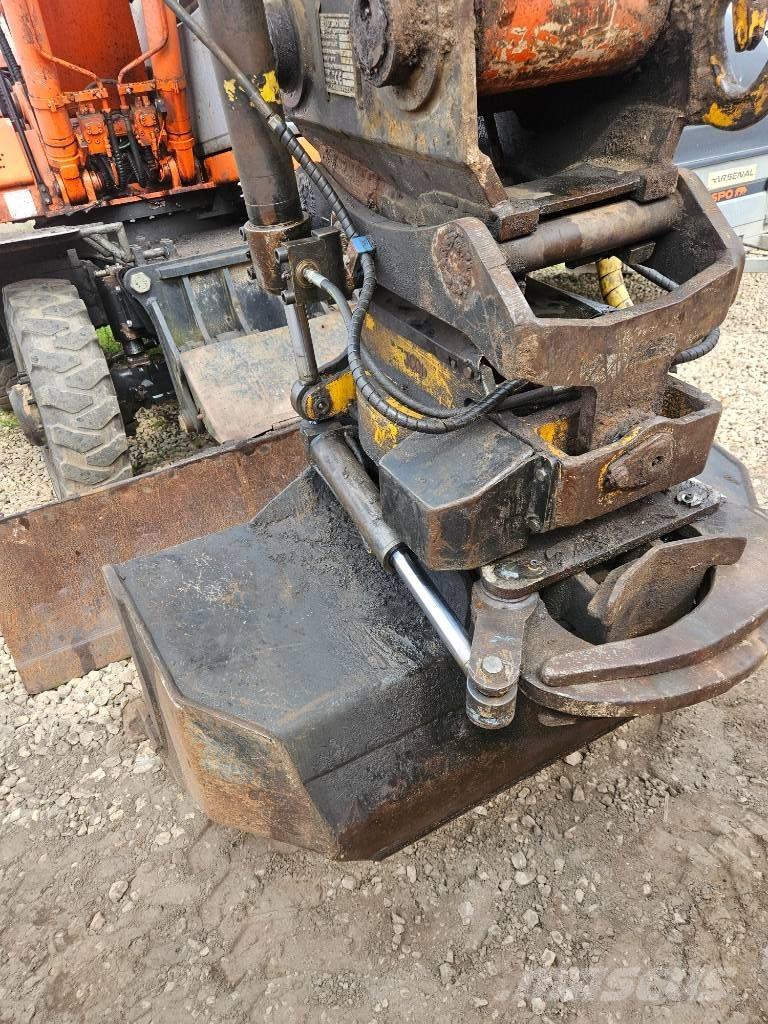 Fiat-Hitachi EX165W Wheeled excavators