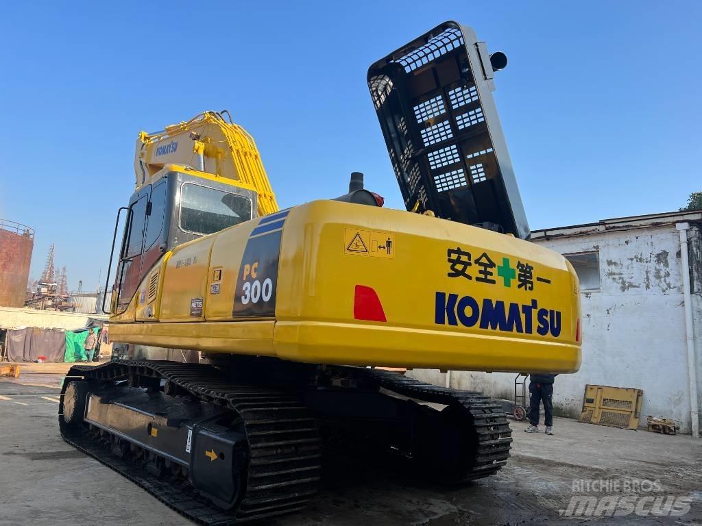 Komatsu PC300-7 Crawler excavators