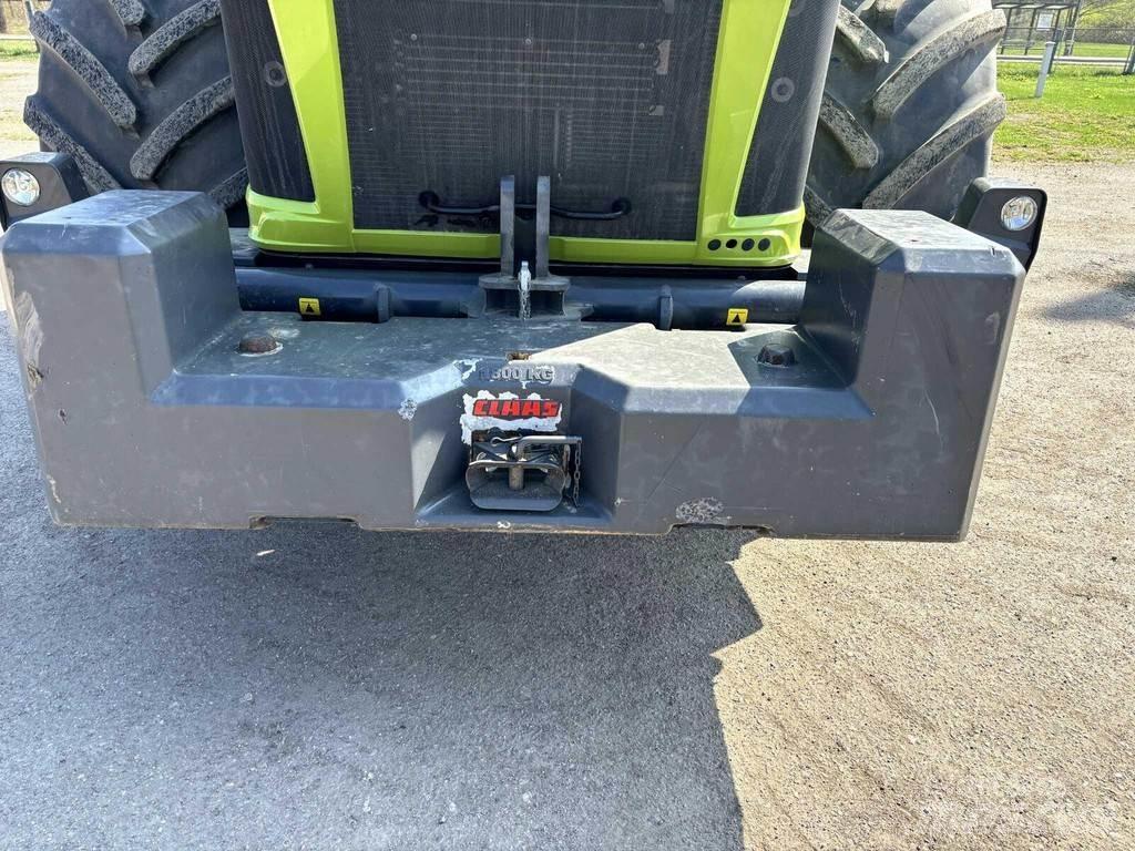 CLAAS Xerion 5000 Tractors