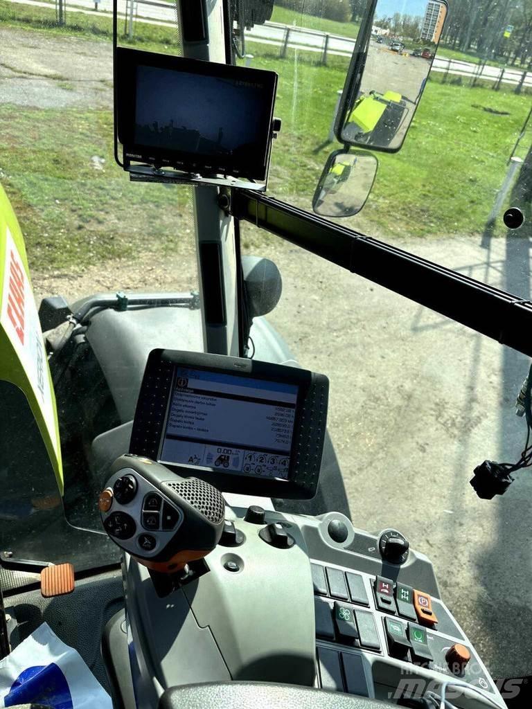 CLAAS Xerion 5000 Tractors