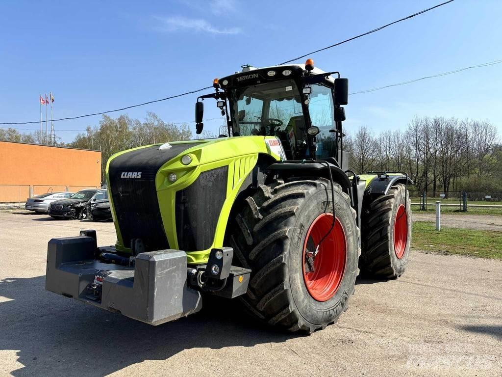 CLAAS Xerion 5000 Tractors