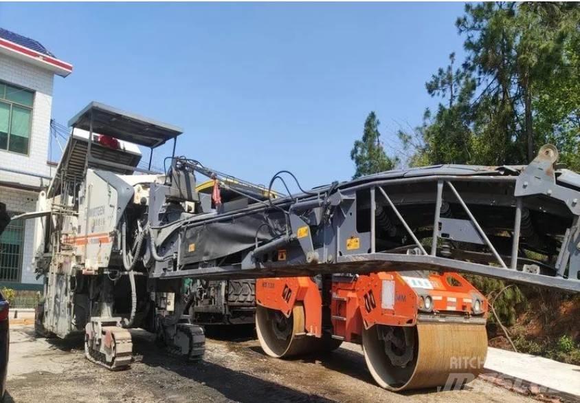 Wirtgen W2000 Asphalt cold milling machines