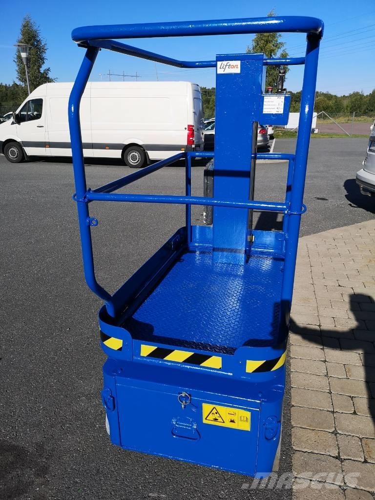 UpRight TM12 Articulated boom lifts