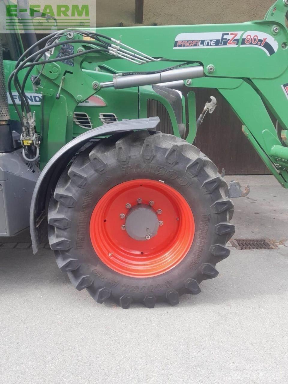 Fendt 820 Vario Tractors