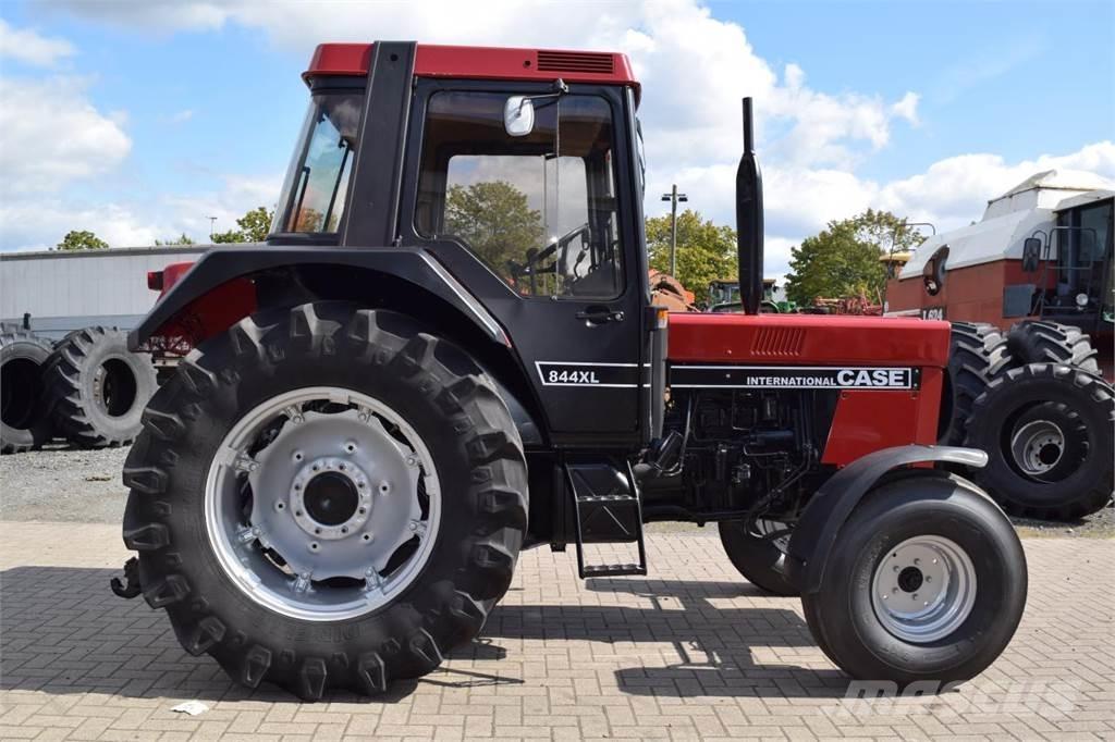 Case IH 844 XL Tractors