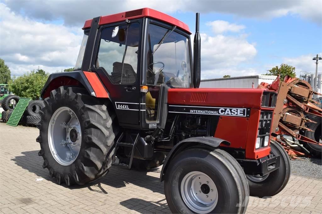 Case IH 844 XL Tractors