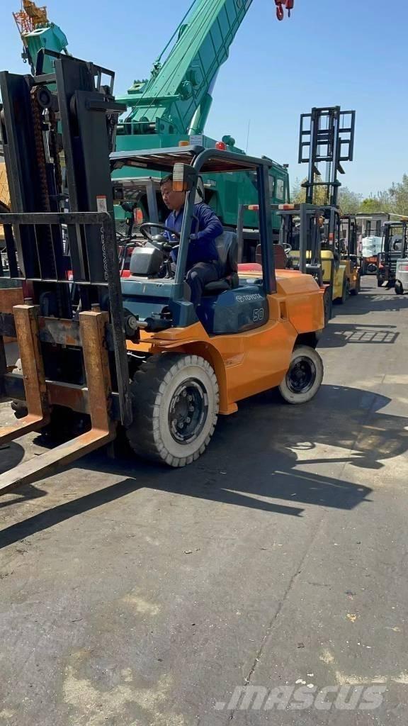 Toyota 5 ton Diesel trucks