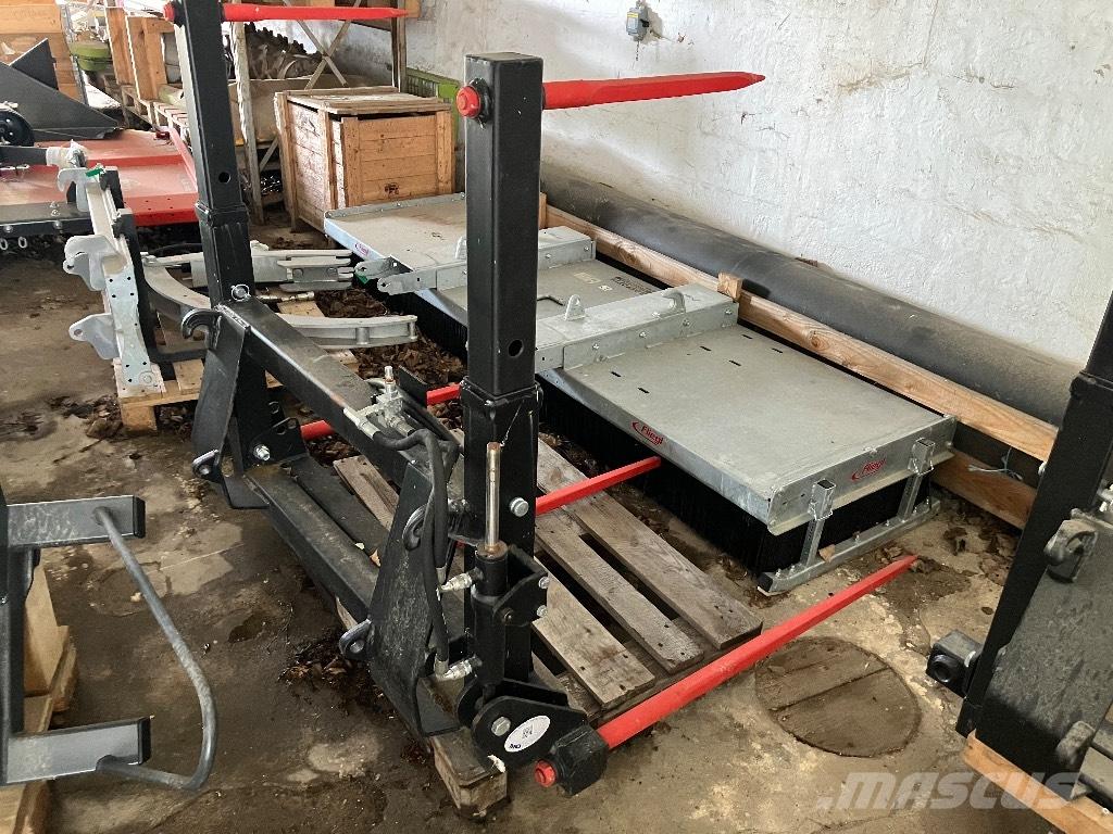 MO Storballespyd Front loader accessories