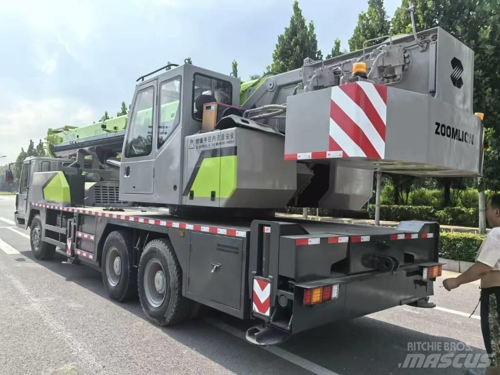Zoomlion ZCT 251 V Hoists and material elevators