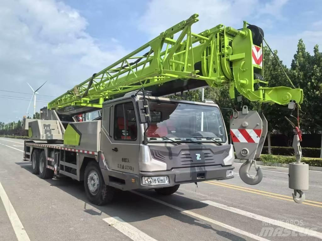 Zoomlion ZCT 251 V Hoists and material elevators