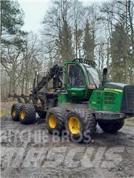 John Deere 1110 E Forwarders