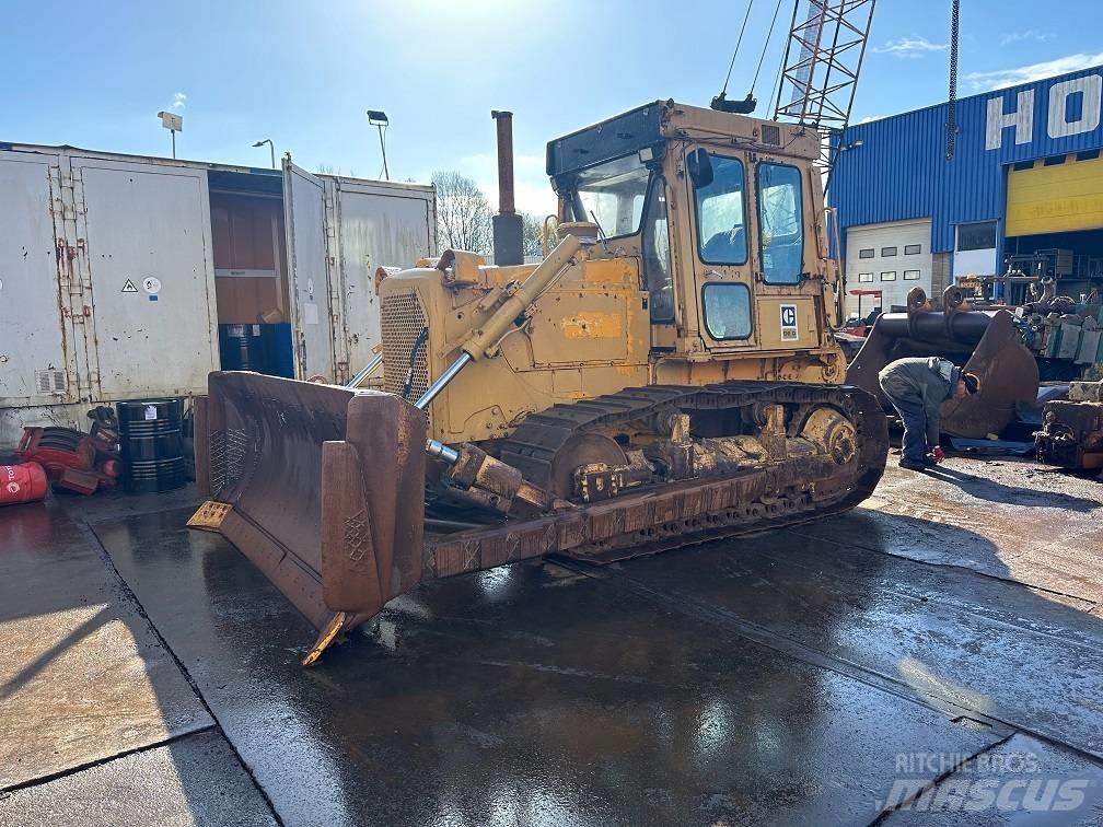 CAT D6D with winch Crawler dozers