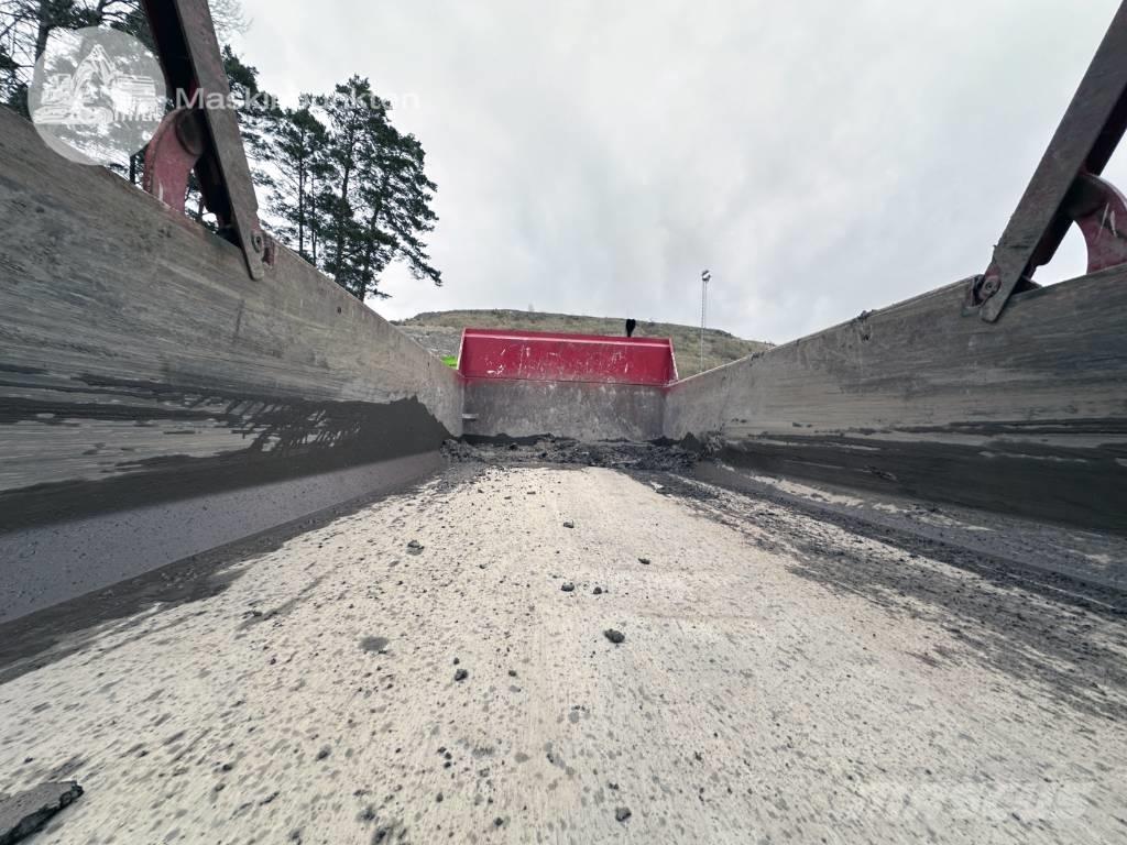 Volvo FMX 380 Tipper trucks