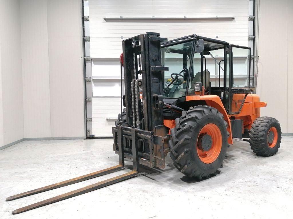 JCB 940 Rough terrain truck