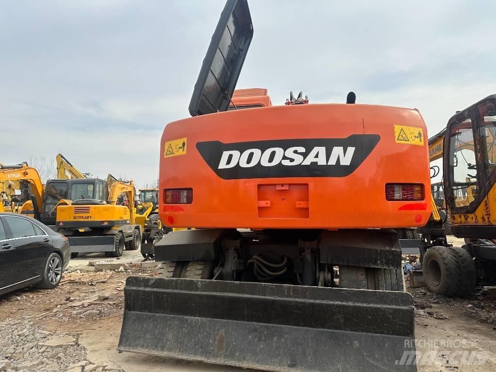 Doosan 150 Wheeled excavators
