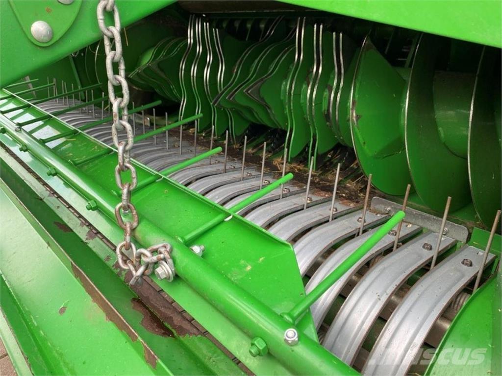 John Deere V 451 M Round balers