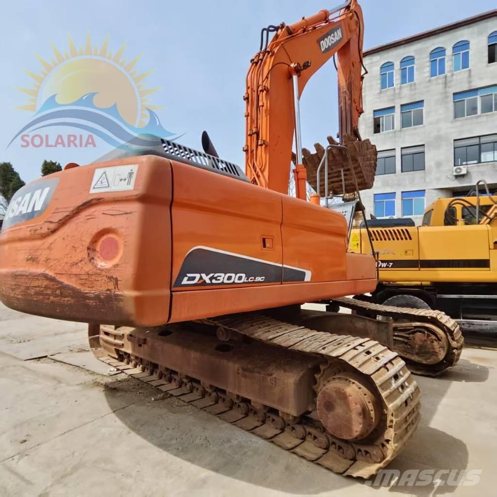 Doosan DX 300 LC Crawler excavators