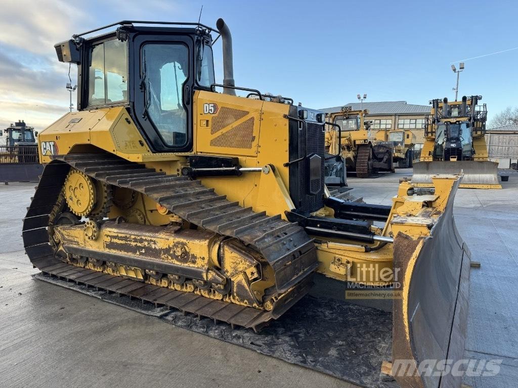 CAT D 5 Crawler dozers