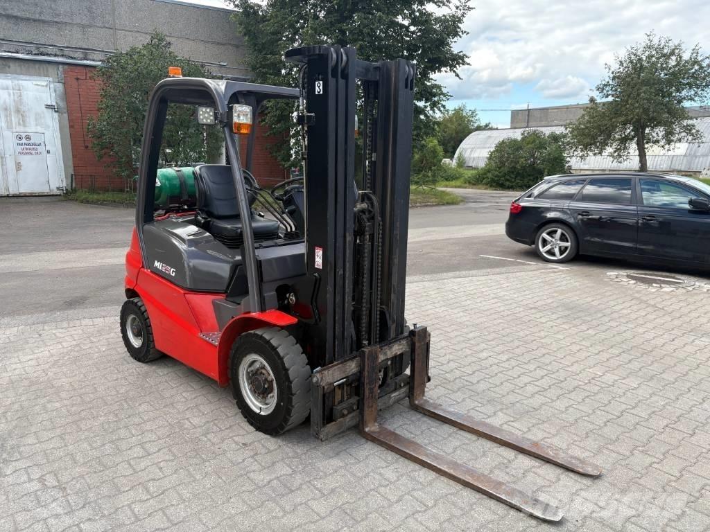Manitou MI 25 G LPG trucks