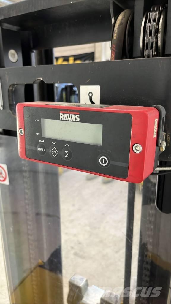 Yale MS 12 X Self propelled stackers