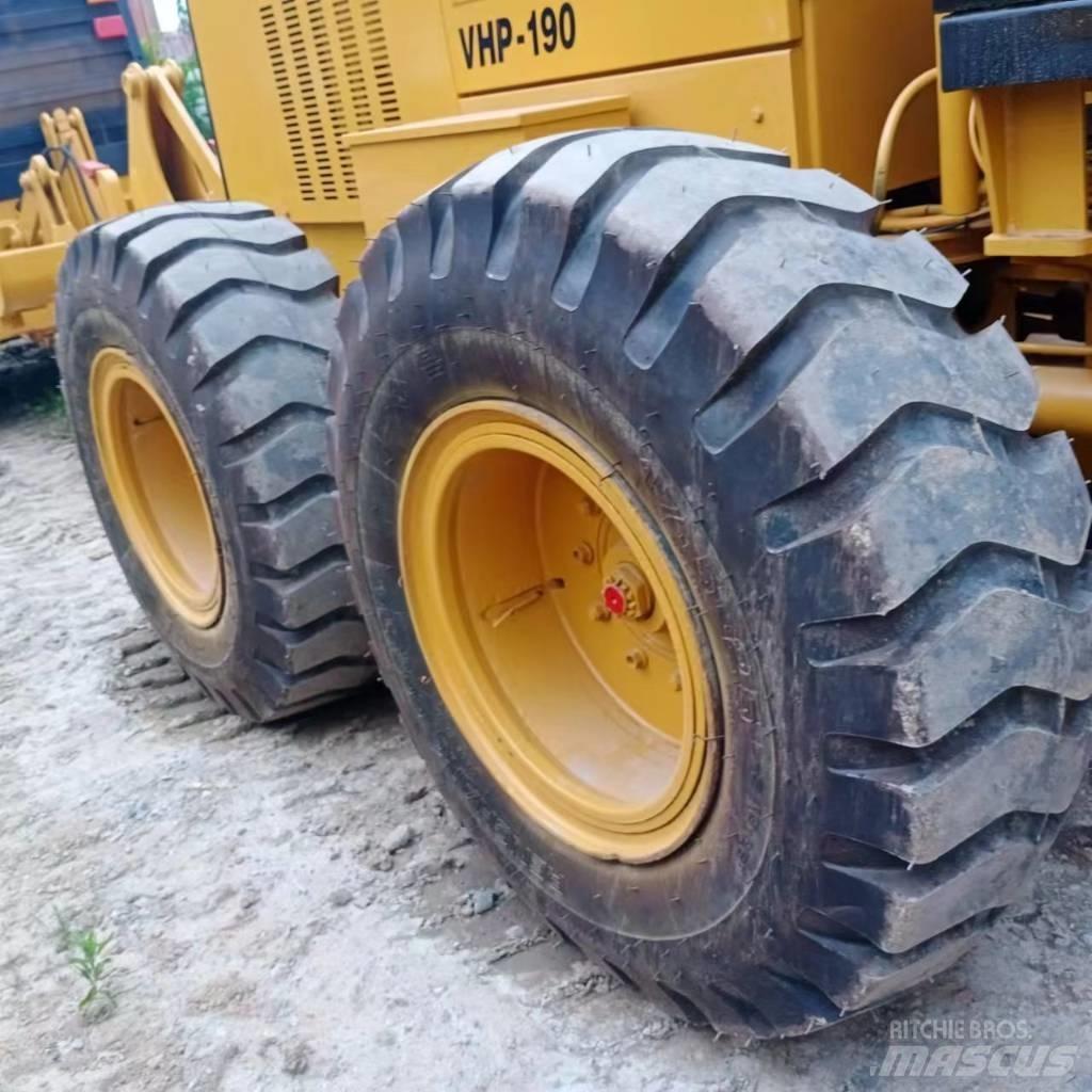 CAT 140 K Graders