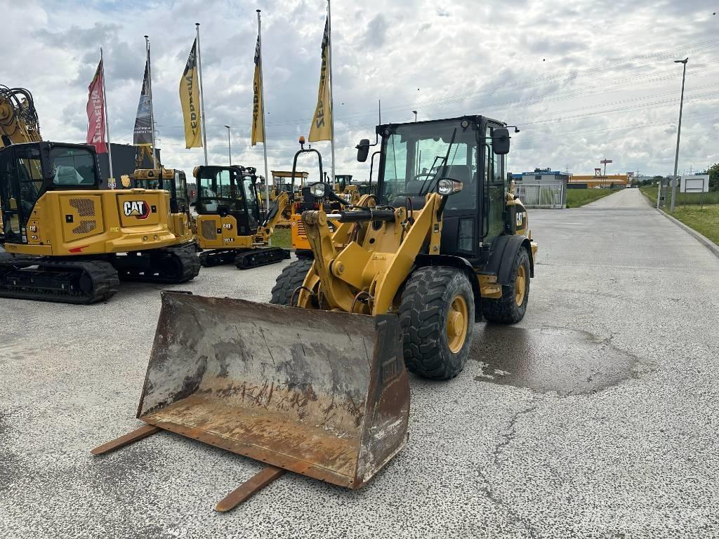 CAT 906 Wheel loaders