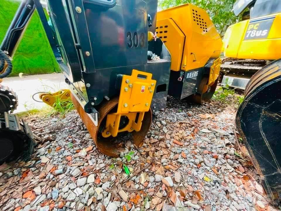 CAT 303 Mini excavators < 7t (Mini diggers)