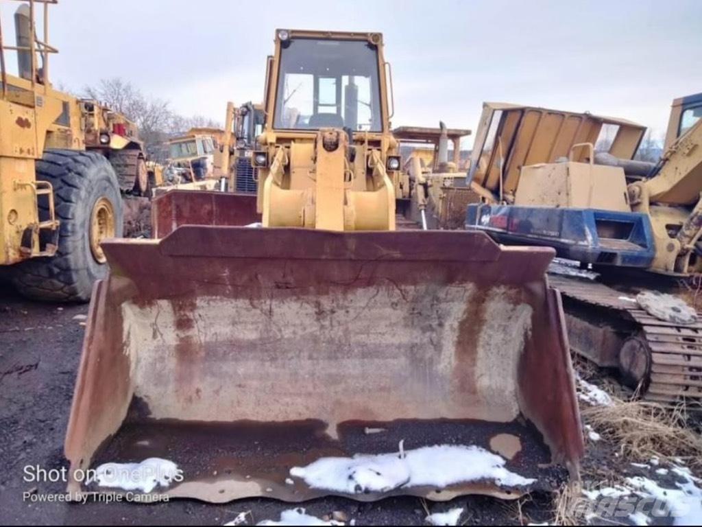 CAT 963 Crawler loaders