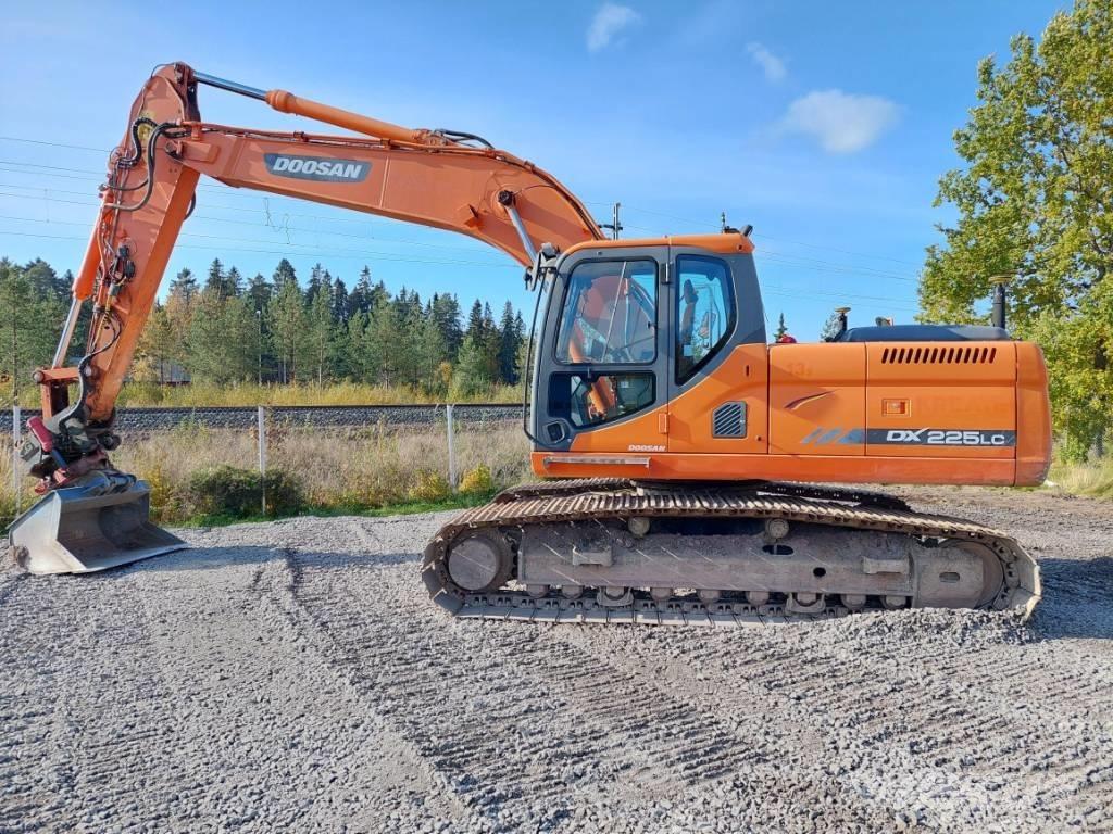 Doosan DX 225 LC Crawler excavators