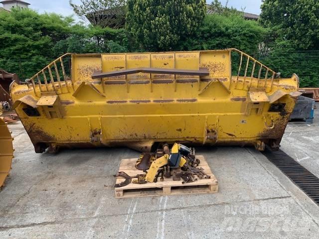 Komatsu D 155 AXI-8 Crawler dozers