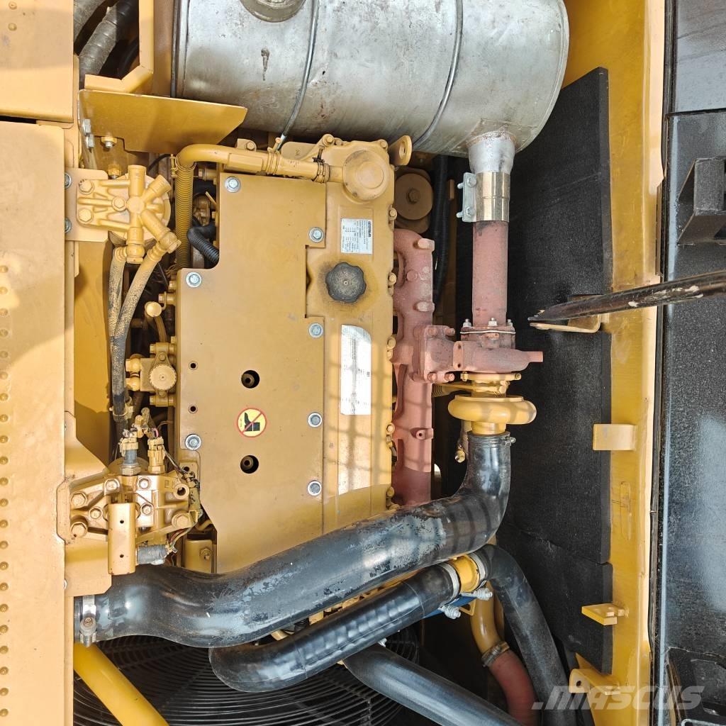 CAT 323 D L Crawler excavators